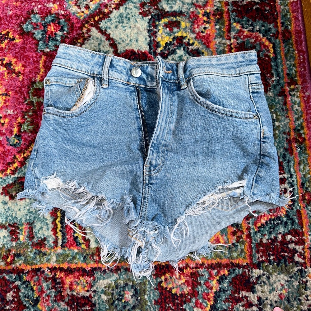 High Cut Jean Shorts 🍑